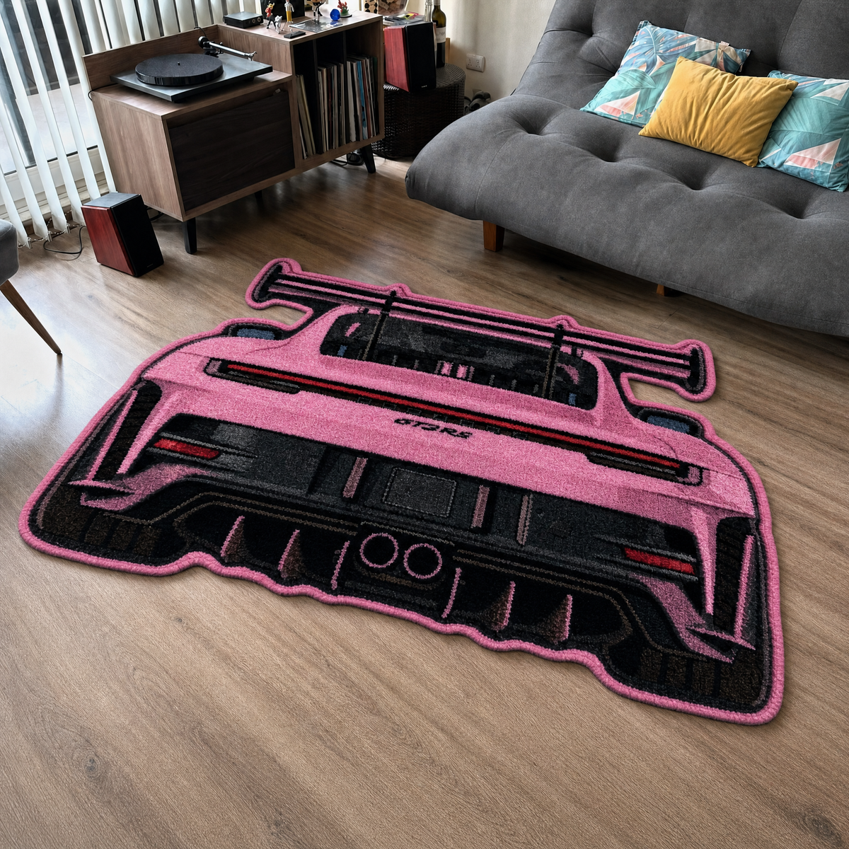 SWAN NECK hand-tufted car rug, rear view of a track car with a swan-neck rear wing – image 10